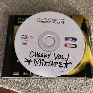 MAC JEREMY SCOTT LIMITED EDITION